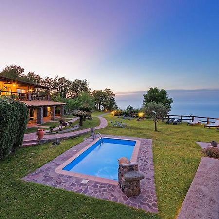 Agriturismo Pera Di Basso كازاميتْشيولا تيرمي المظهر الخارجي الصورة