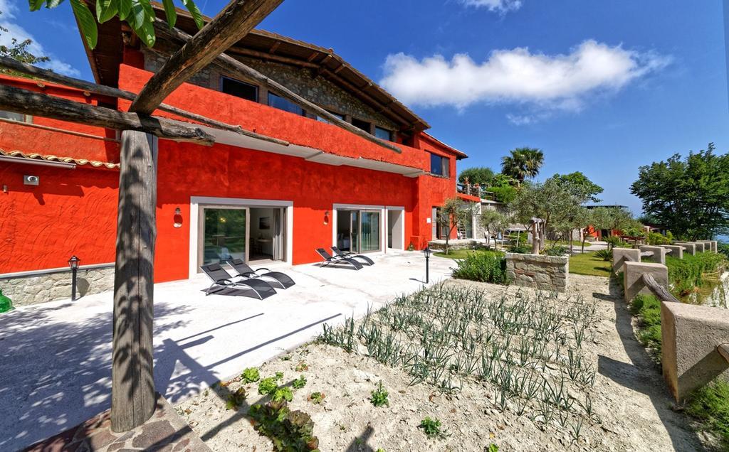 Agriturismo Pera Di Basso كازاميتْشيولا تيرمي المظهر الخارجي الصورة