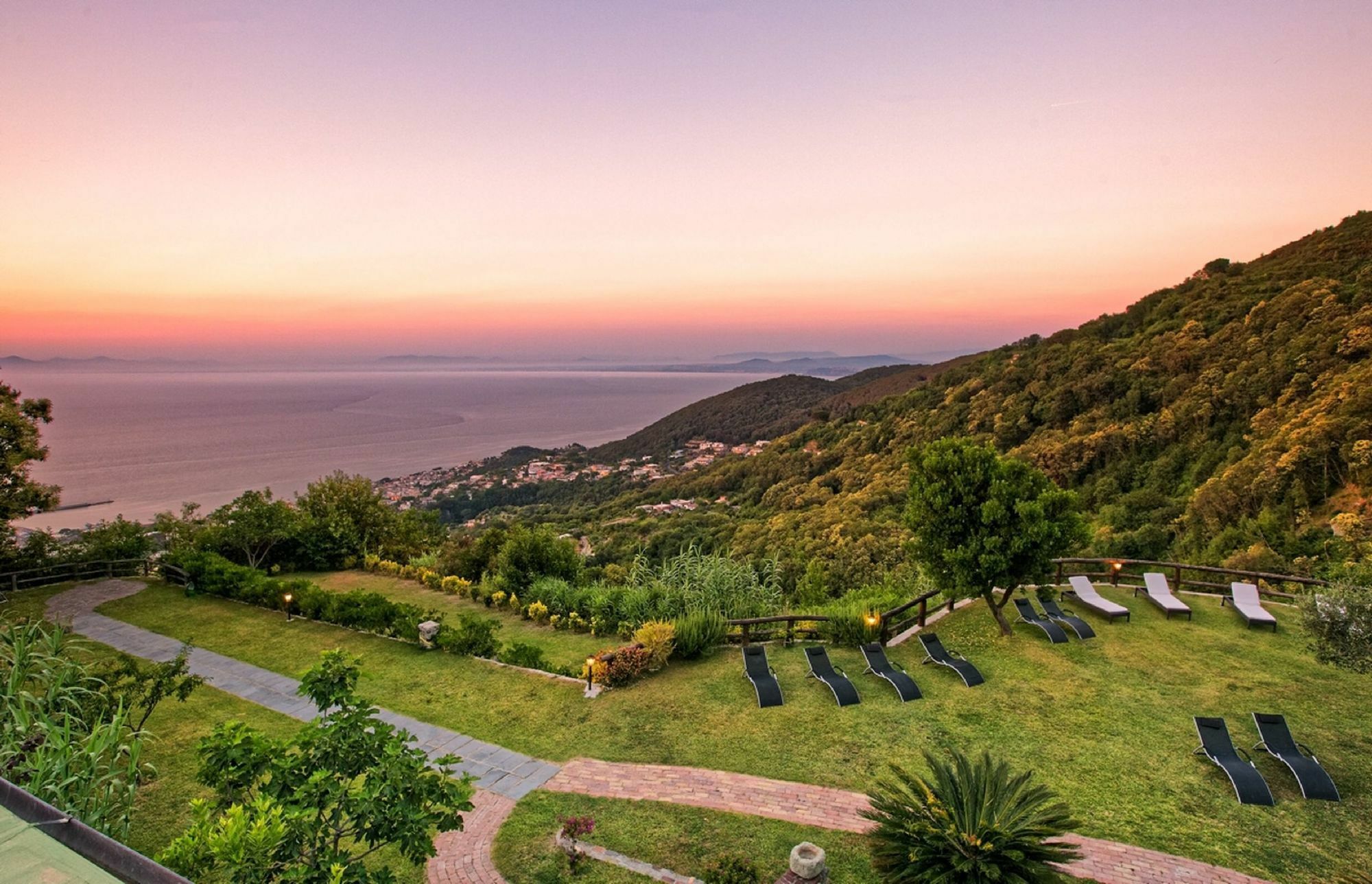 Agriturismo Pera Di Basso كازاميتْشيولا تيرمي المظهر الخارجي الصورة